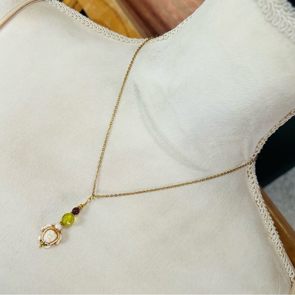 Handcrafted magnesite turtle beaded pendant on chain necklace